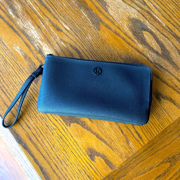 lululemon athletica Handbags - Lululemon wallet